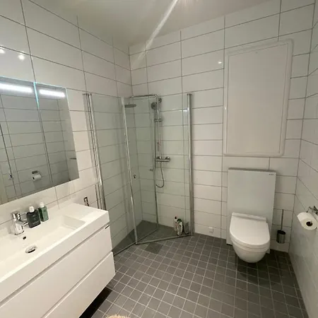Cosy And Centrally Located 아파트 *